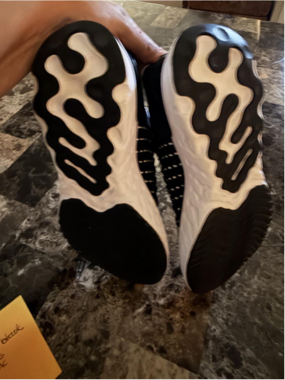 Nike React Phantom Run Flyknit 2 Black White Size 5 US - Picture 11 of 12